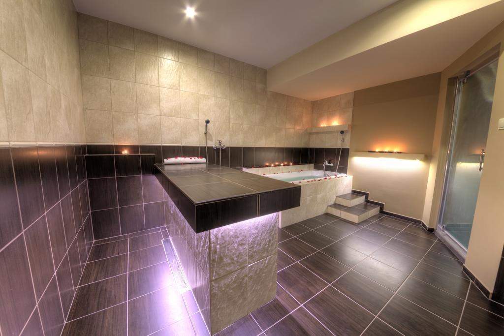Hotel Kormoran Mierki Екстер'єр фото